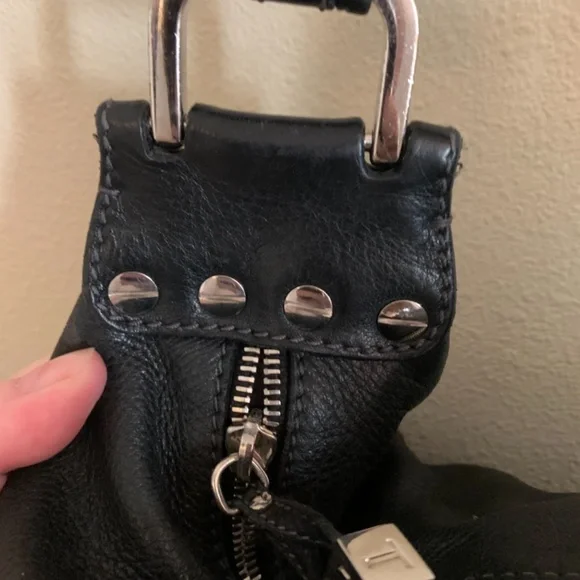 VINTAGE TOD’S HOBO BAG - Picture 8 of 13